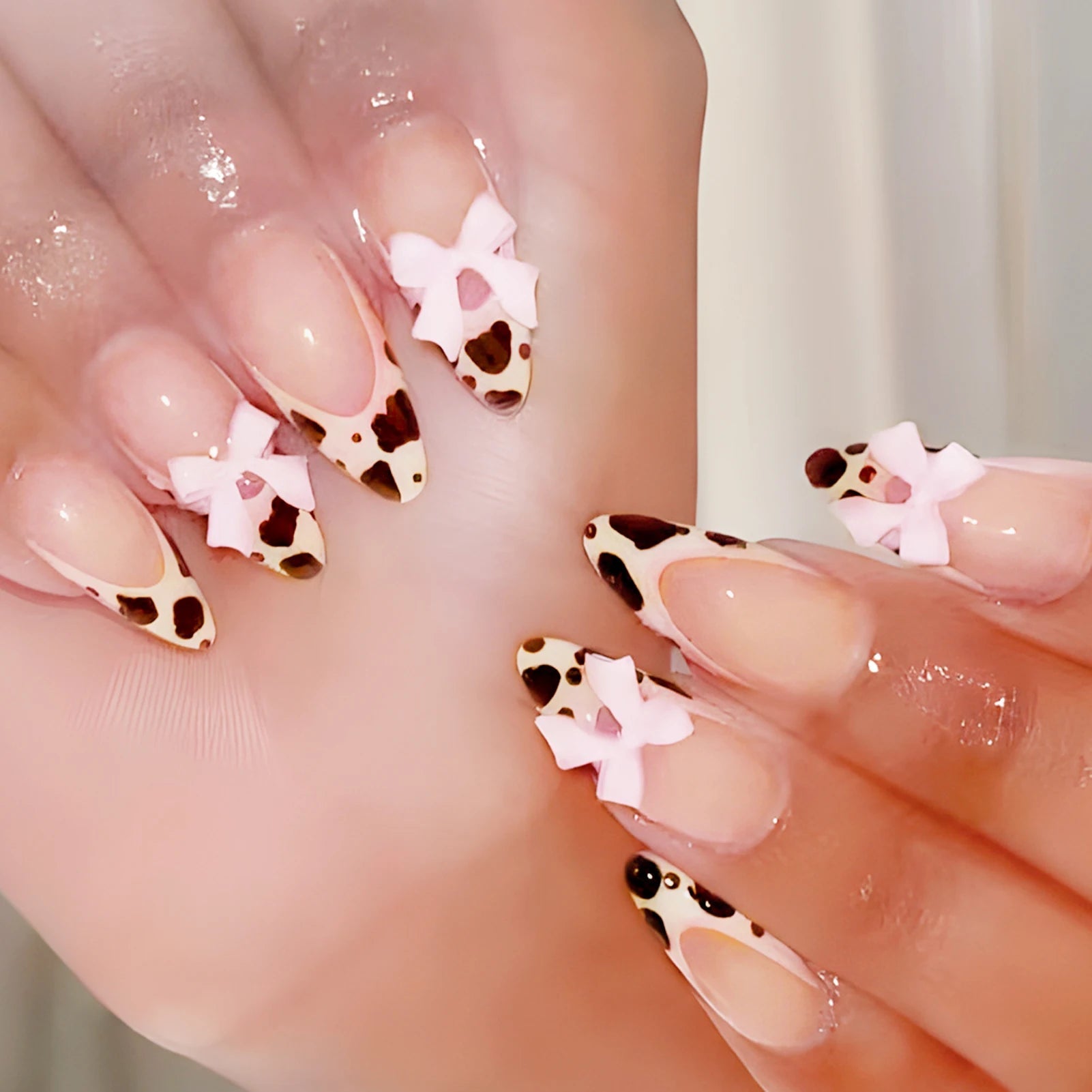 Aiertu Pink French Style Fake Nails 3D Bowknot Designs Short Square Press on Nails Sweet Korean Fashion False Nails for Women and Girls Aiertu