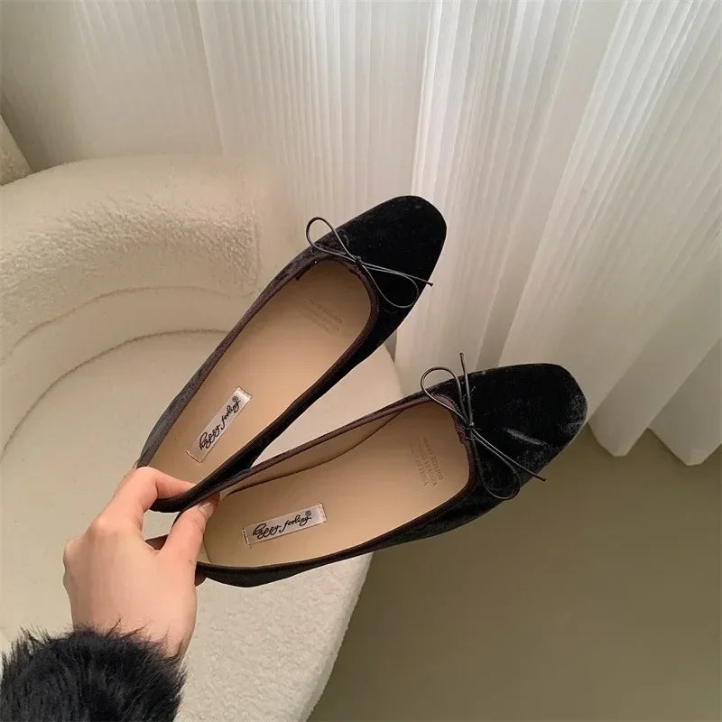 Aiertu  -  New Style Fashion Elegant Velvet Ballerina Shoes Woman Luxury Velour Ballet Flats Ladies Retro Round Toe Bowknot Shallow Loafers Aiertu