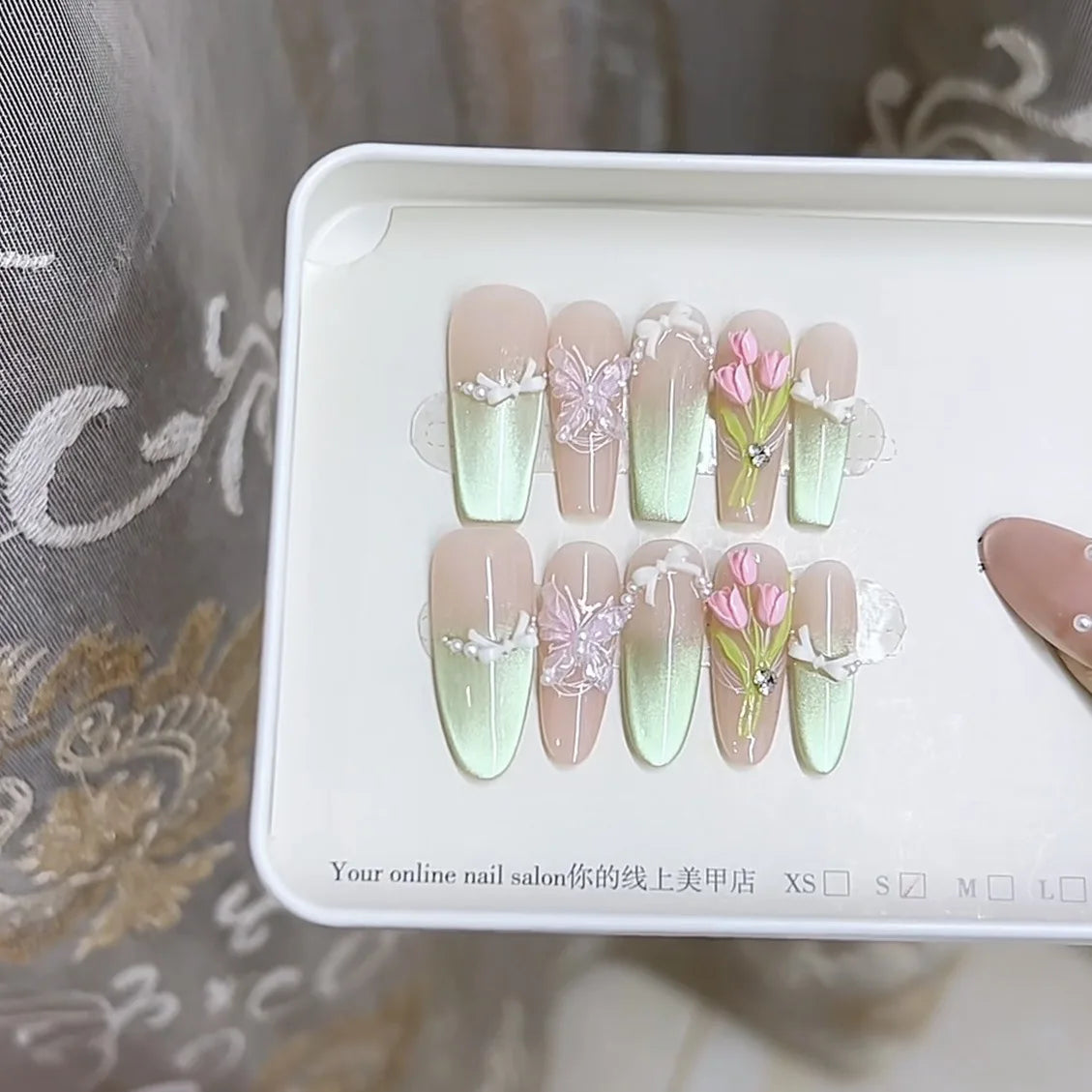 Aiertu  -  10PCS Sweet Flower Long Oval Handmade Press on Nail with Glitter Pink Cat Eye Gradient Summer Color Fake Nail Wearable Nail Tips Aiertu
