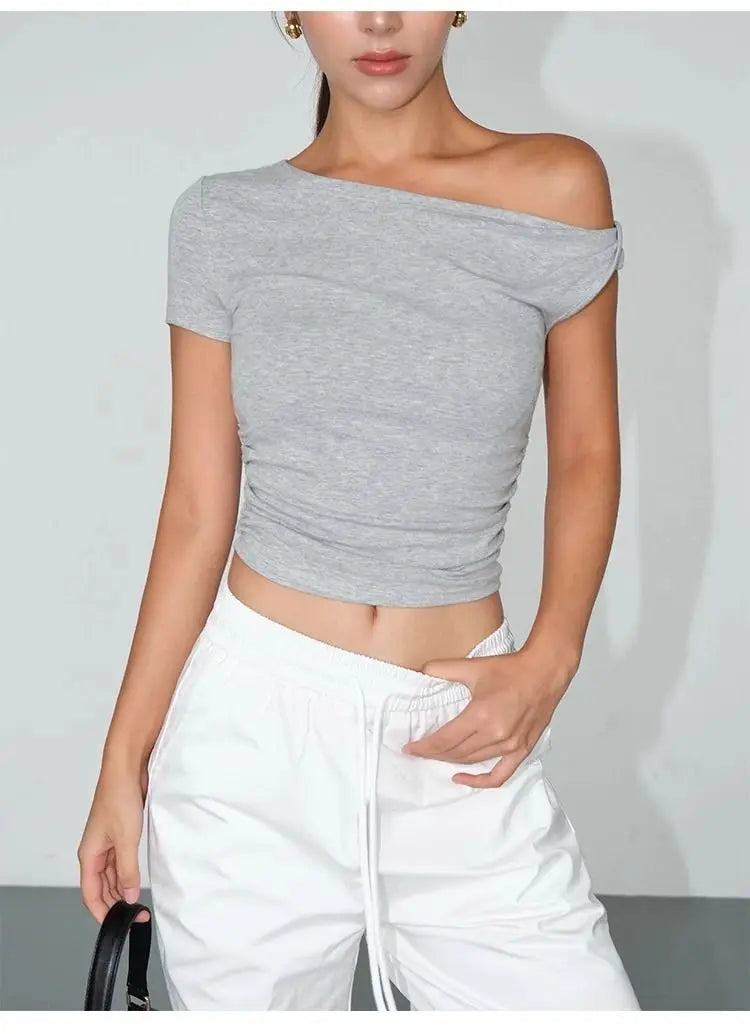 Aiertu  -  American Spice Girl Black Oblique Neck Off-Shoulder T-Shirt Women's Summer New Design Slim-fit Short Oblique Shoulder Top Aiertu