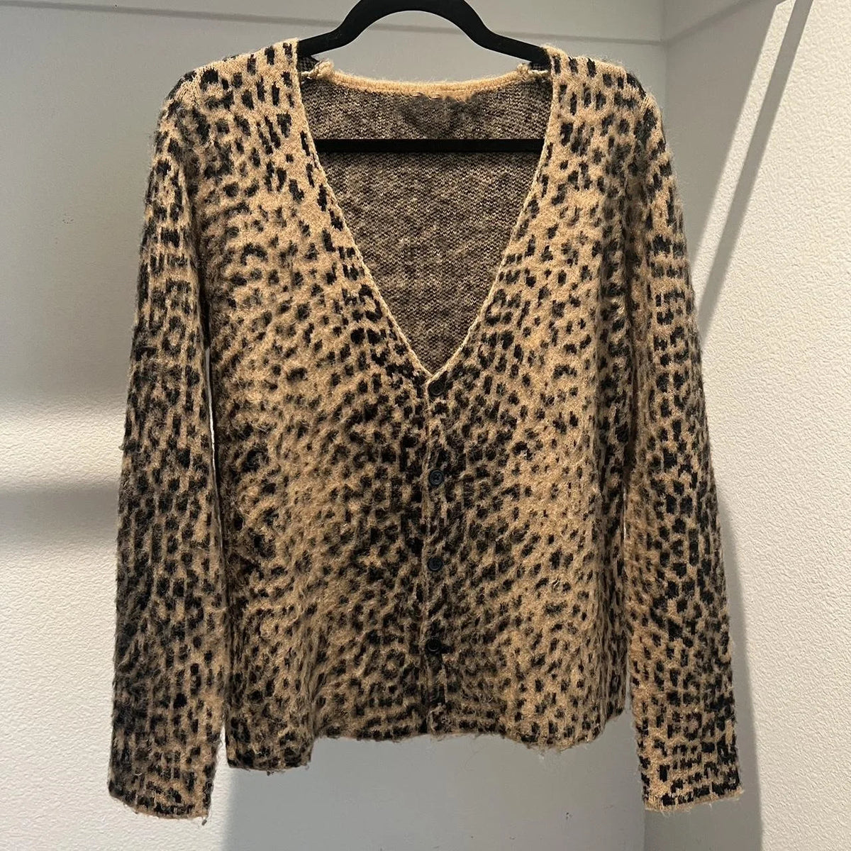 Aiertu  -   Leopard Soft Sweater Cardigan Women V Neck Single Breasted Knitted Outerwear Autumn New Streetwear Vintage Long Sleeve Jumper Aiertu