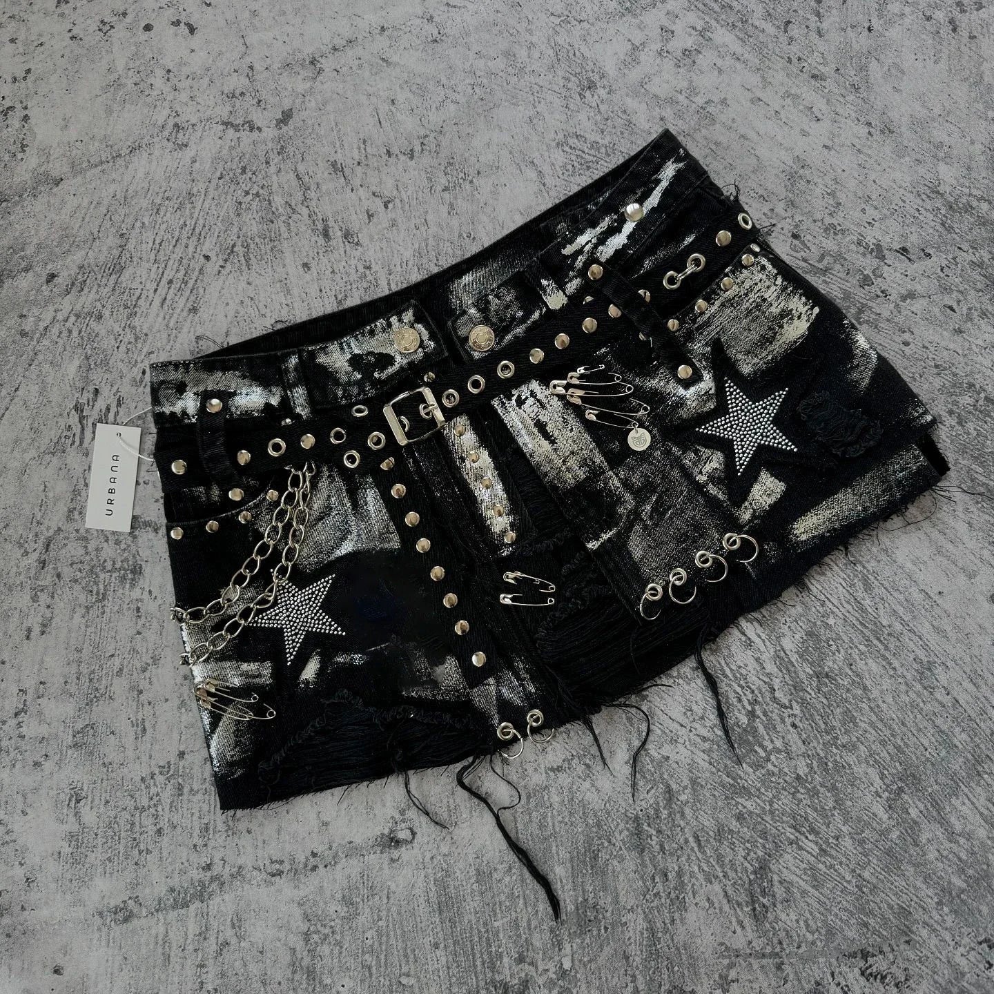 Aiertu  -  Y2K Streetwear Retro Skirt Gothic Hip Hop Patchwork Rhinestone Sequins Loose Washed Denim Short Group High Waist Slim Mini Skirt Aiertu