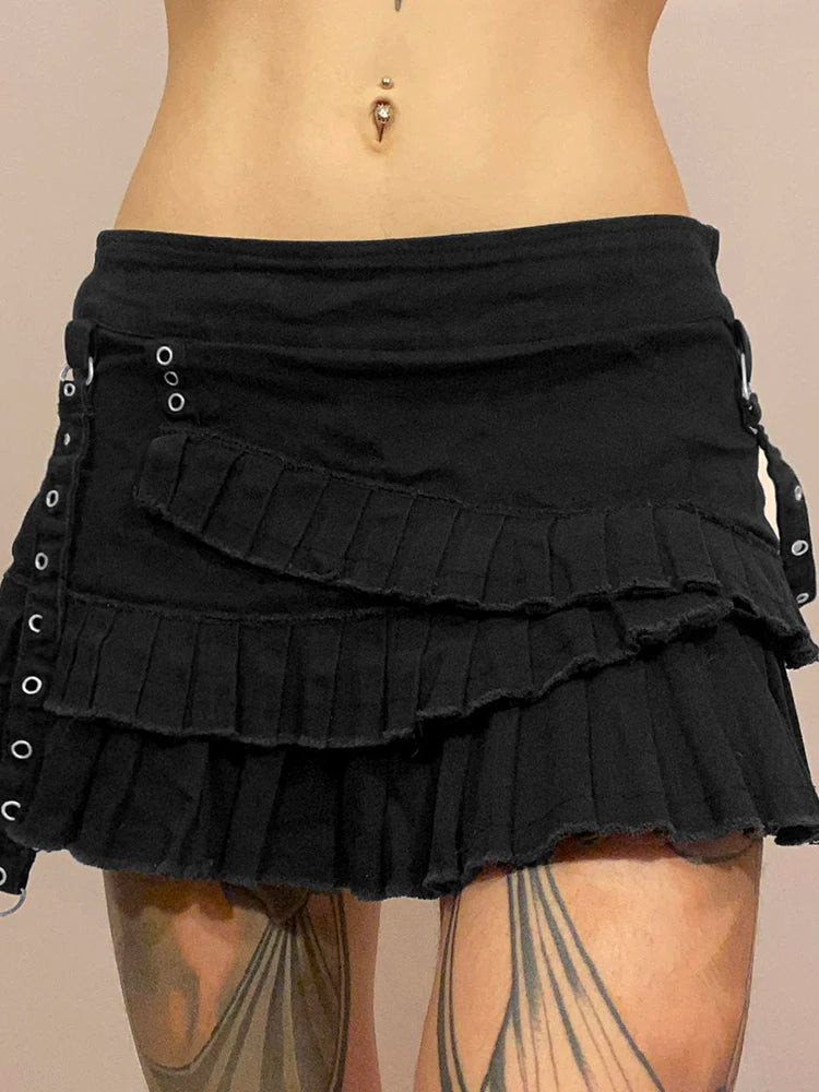 Aiertu Punk Gothic Black Eyelet Ribbon Denim Skirt Women Low Waist Asymmetrical Tiered Pleated Short Jean Skirts Y2K Aiertu