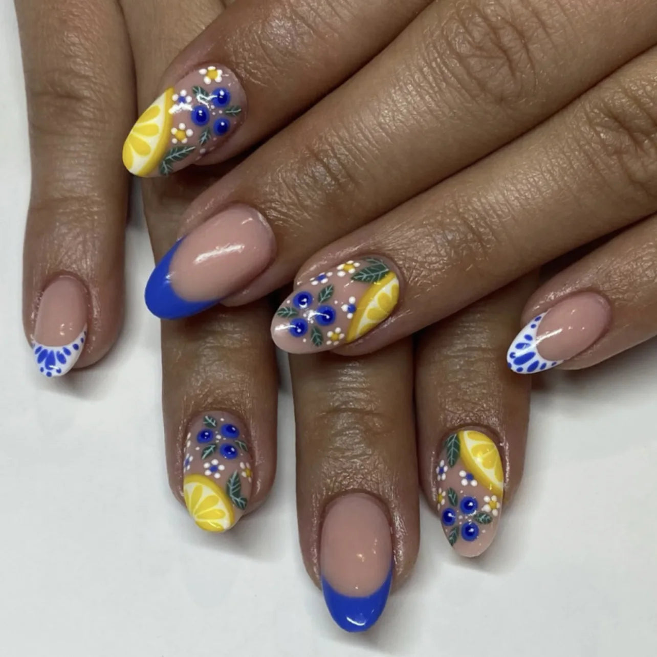 Aiertu  -  24PCS Sweet Dopamine Flowers French False Nails Artificial Wearable Almond Press on Nail with Blue Stripes Design Fake Nail Tips Aiertu