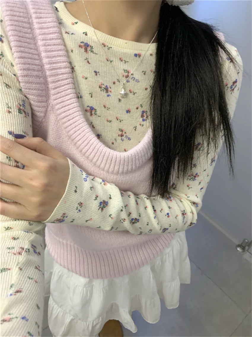 Aiertu  -  Slim Office Lady T-Shirts Women Florals New Knitted Vest Elegant 2026 Sweet Vintage Spring Gentle All Match Tees Aiertu