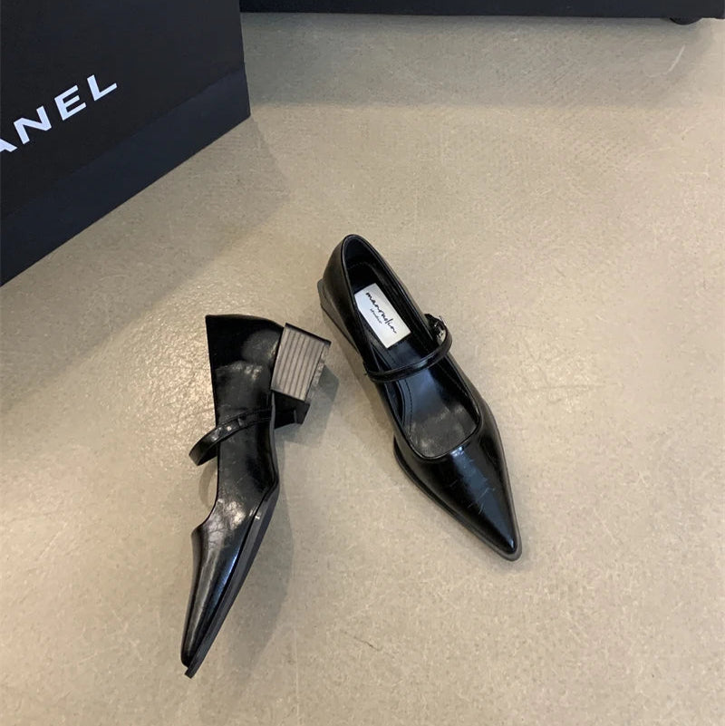 Aiertu  Keely Retro Pointed Toe Pumps Aiertu