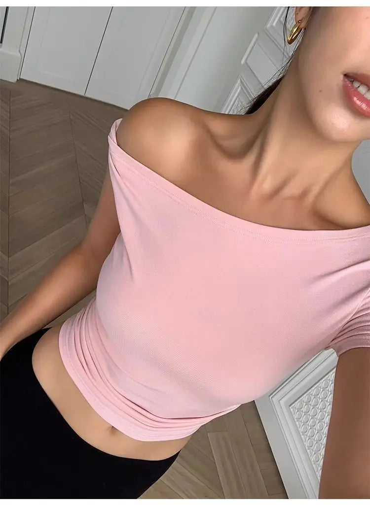 Aiertu  -  American Spice Girl Black Oblique Neck Off-Shoulder T-Shirt Women's Summer New Design Slim-fit Short Oblique Shoulder Top Aiertu