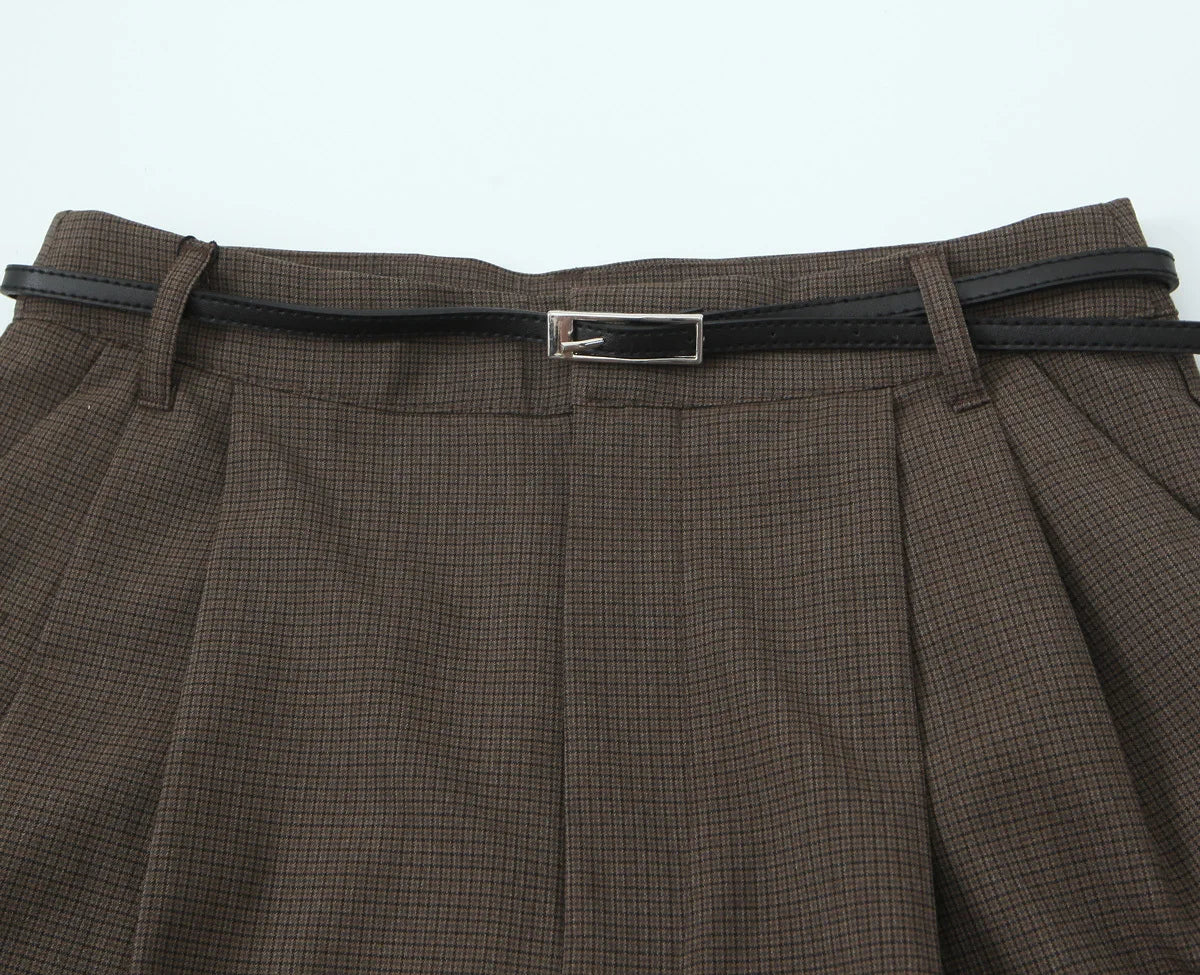Aiertu  -  European and American style fashion all-match belt pleated all-match casual shorts women's new straight wide-leg suit shorts Aiertu