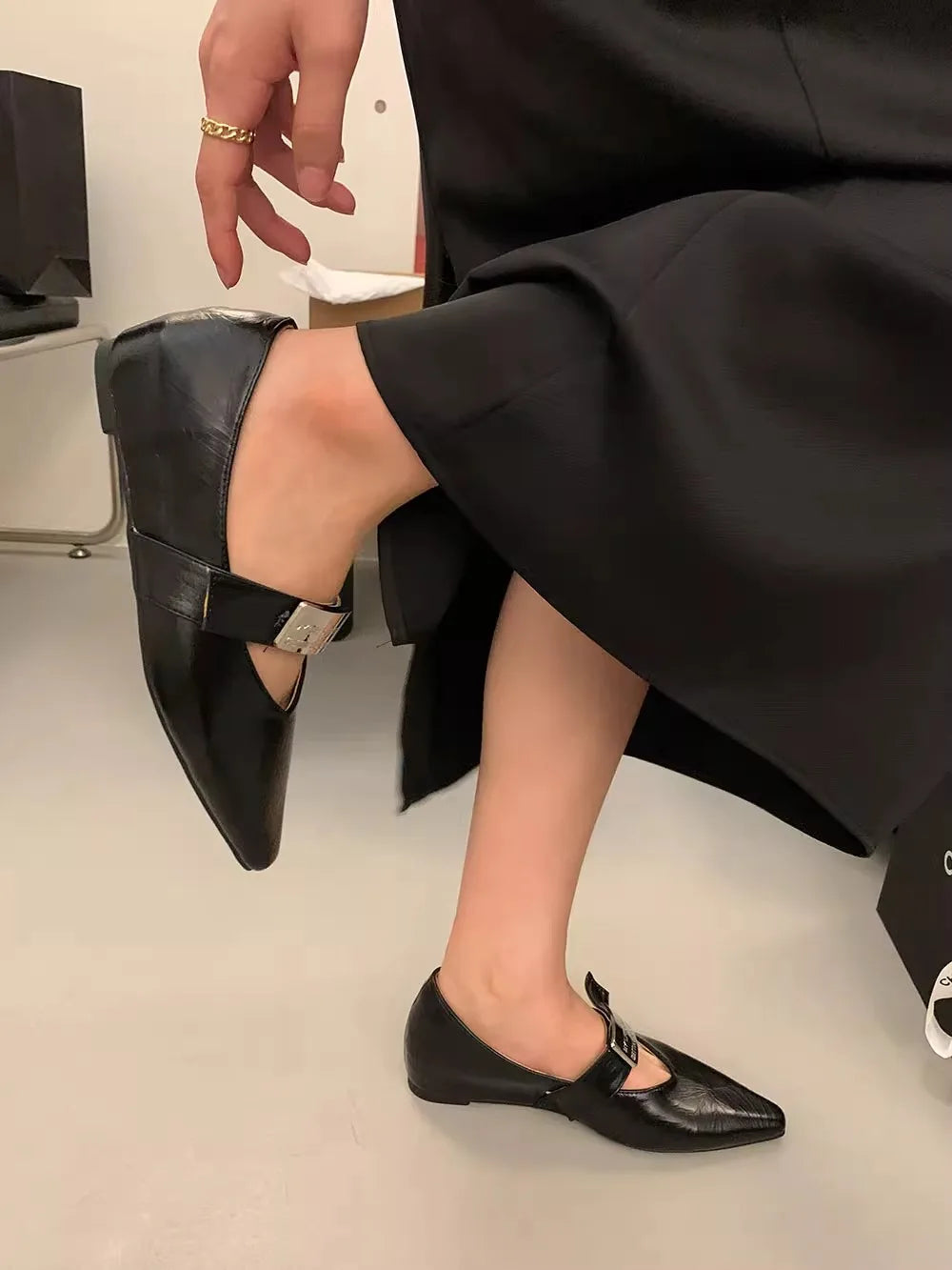Aiertu  -   Women's Retro Pointed Toe Low-Heeled Casual Shoes 2025 Luxury Fashion Buckle Design Fine Plaid Leather Single Shoes Aiertu