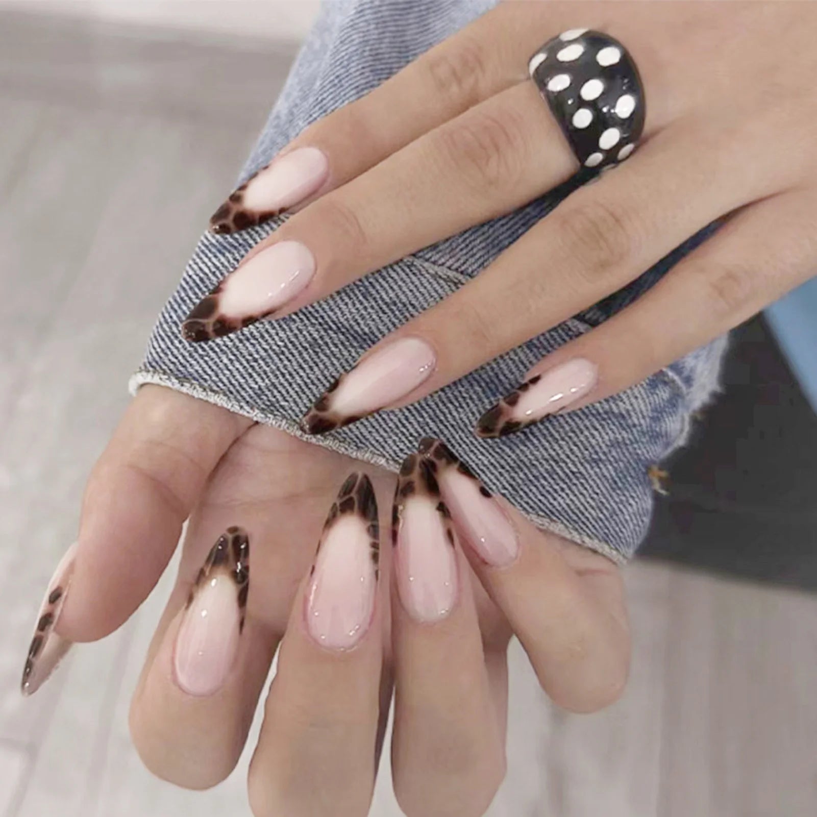 Aiertu Pink French Style Fake Nails 3D Bowknot Designs Short Square Press on Nails Sweet Korean Fashion False Nails for Women and Girls Aiertu