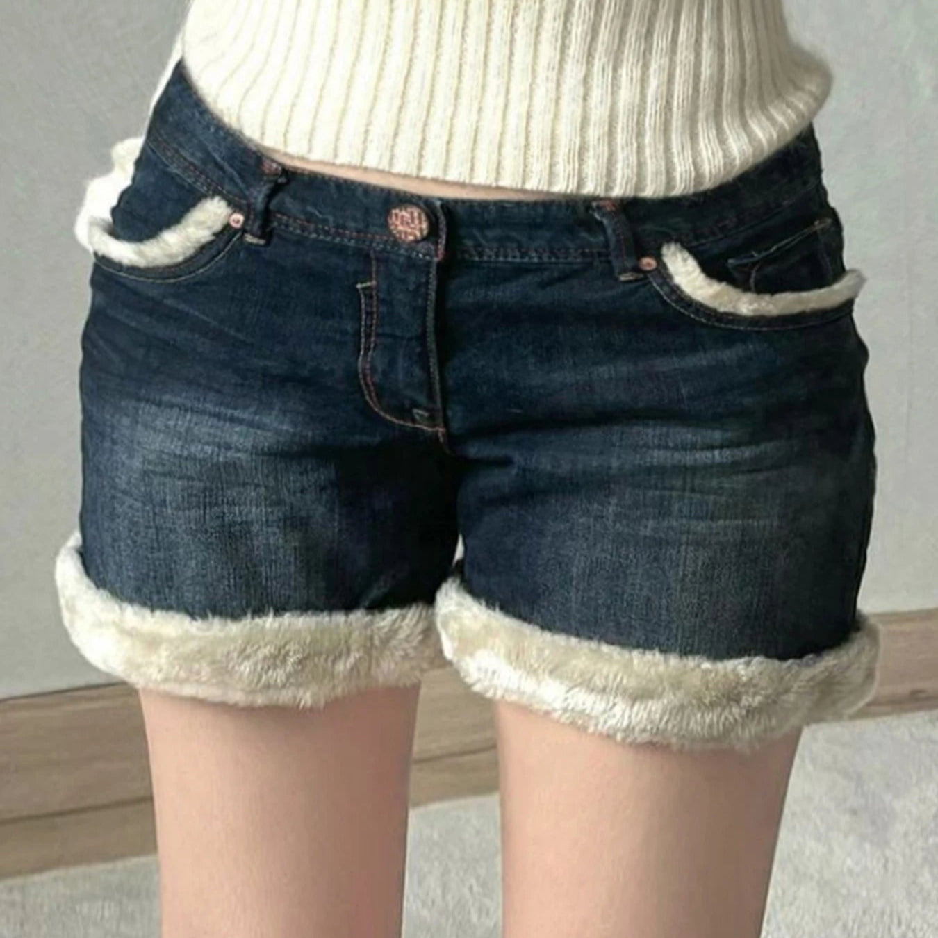 Aiertu Casual Sweet Fur Trim Denim Shorts Korean Style Cute Basic Slim Low-Waisted Shorts Women Winter Fashion Streetwear Aiertu