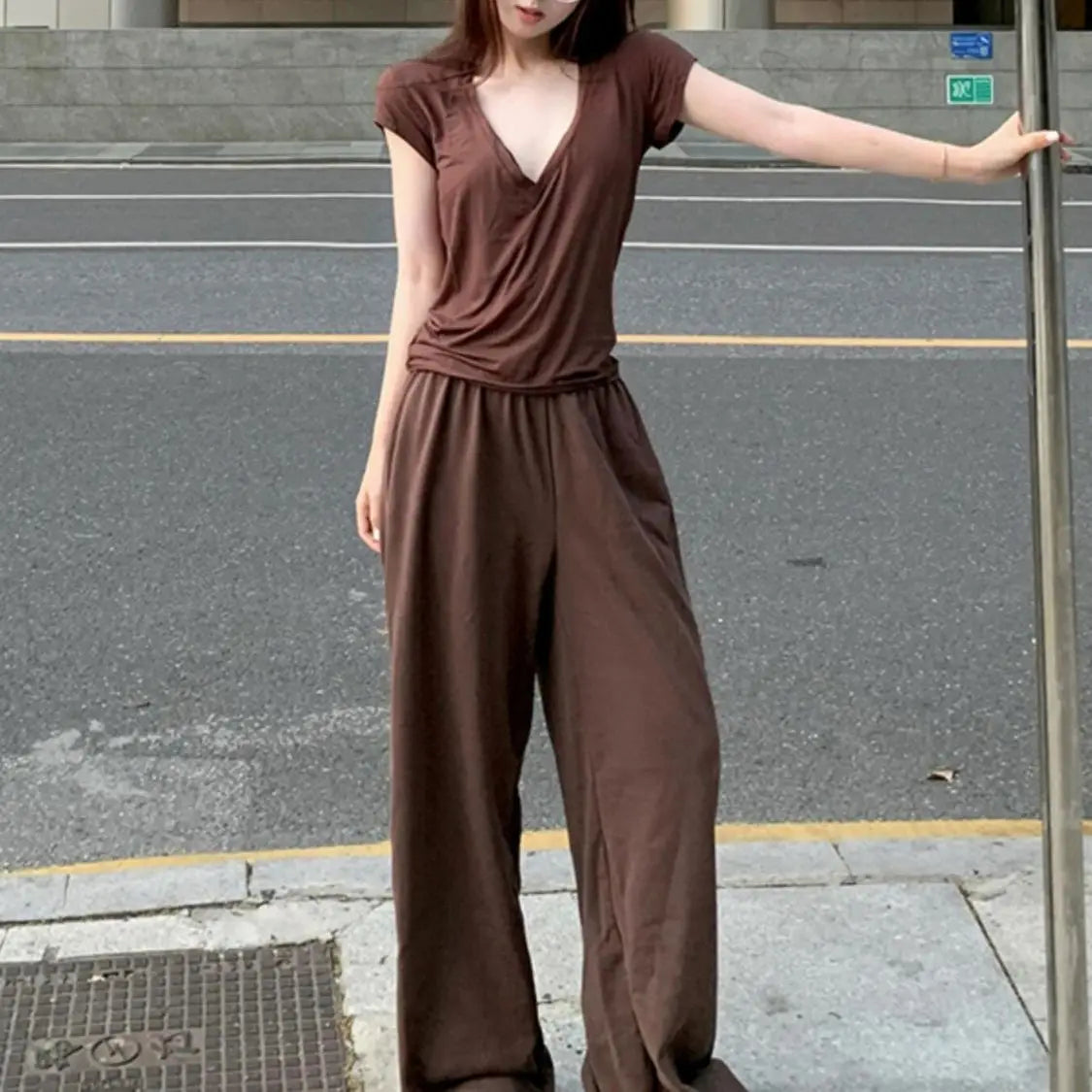 Aiertu  -  Sweet Hot Girl Casual Suit Women's Autumn Coffee Color V-neck Short-sleeved T-shirt High Waist Wide Leg Pants Two-piece Set Aiertu