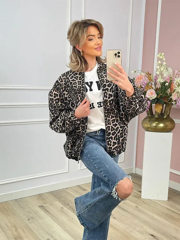 Aiertu  -  Chic Leopard Printed Pattern Lamb Wool Coat 2026 Autumn Winter Fashion Warm Outerwear Female New O Neck Zipper Loose Jackets Aiertu