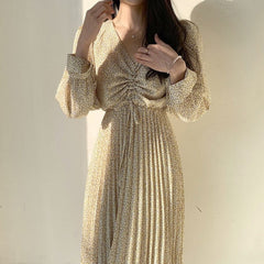 Aiertu - Pleated Dress With Padded Waist Aiertu