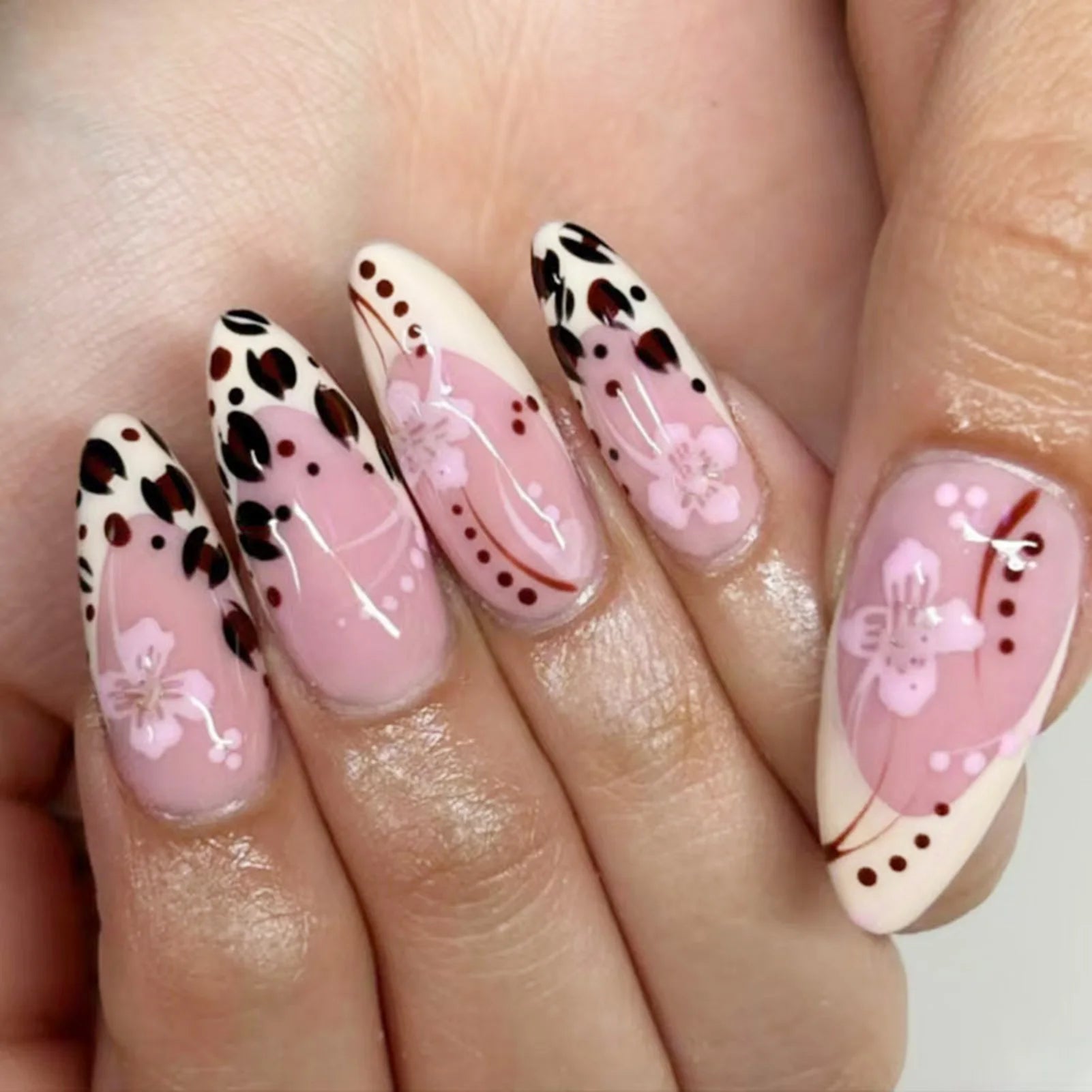 Aiertu Pink French Style Fake Nails 3D Bowknot Designs Short Square Press on Nails Sweet Korean Fashion False Nails for Women and Girls Aiertu