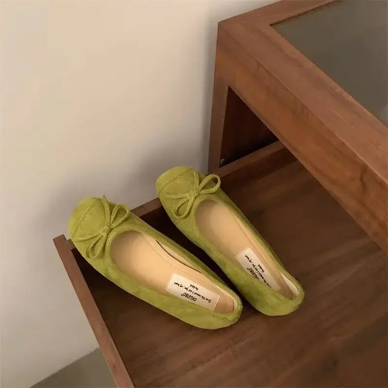 Aiertu  -    Fashion Elegant Velvet Ballerina Shoes Woman Design Shoes Velour Ballet Flats Ladies Retro Round Toe Bowknot Shallow Loafers Aiertu
