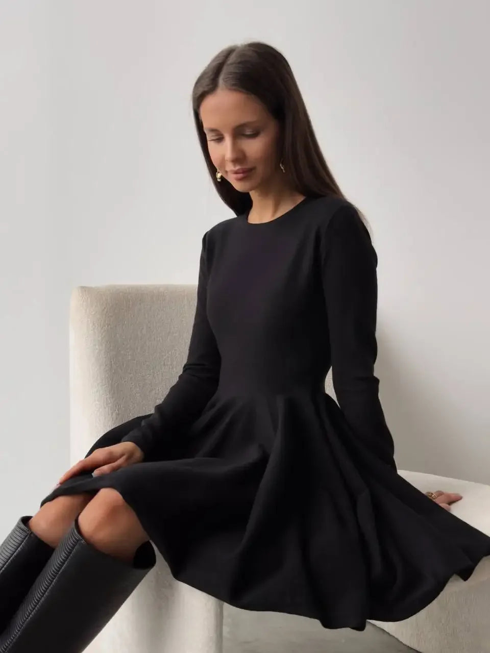 Aiertu  -  Round Neck Waist Cinched Knitted Dress Slim Fit Fashionable Ladies Versatile Ins Style Pleated Women's A-line Dresses Aiertu