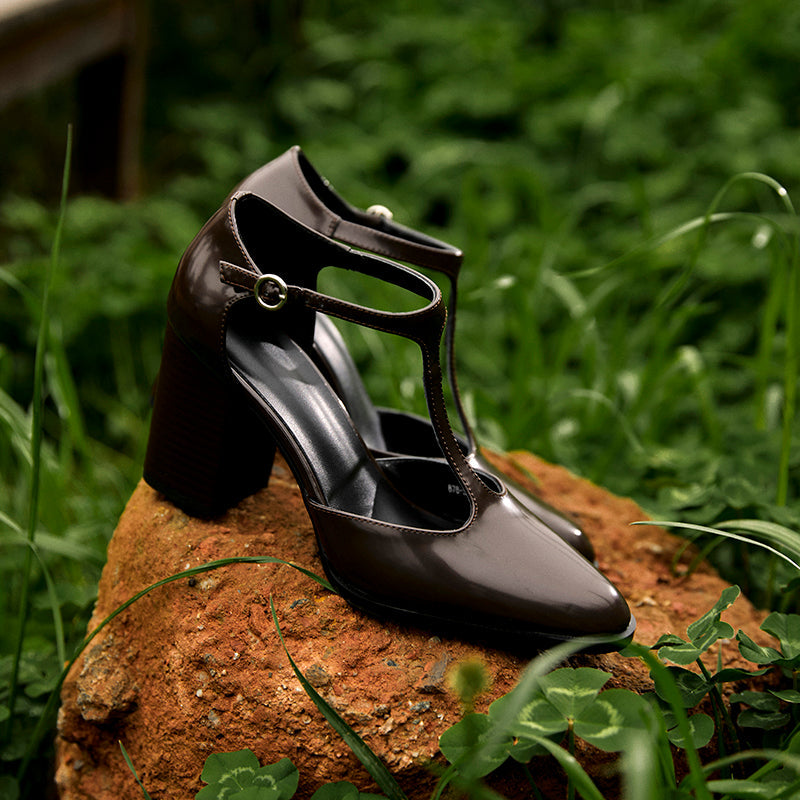 Aiertu  -  New Fashion Lacquer Leather T-shaped Pumps Round Toe Square Heel Straw Shoes French High Heels One Button Baotou Sandals Aiertu