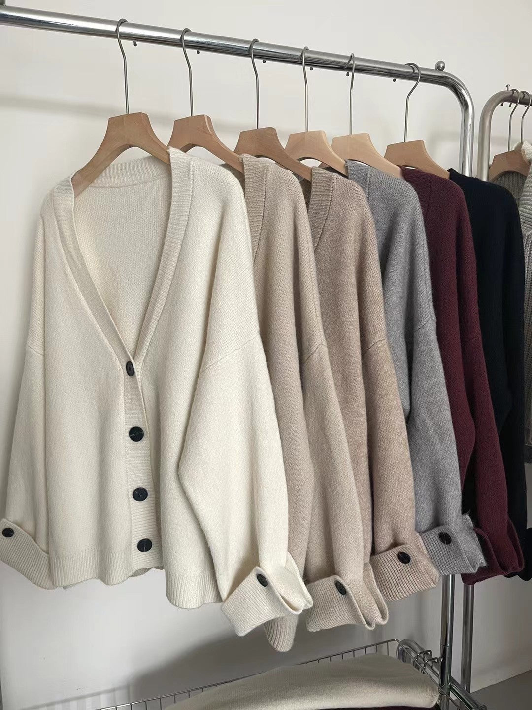 Aiertu joker costume female outfit Lazy Style V-neck Soft Glutinous Sweater Coat Women's Autumn and Winter Loose Large Casual Knitted Cardigan Top aiertu