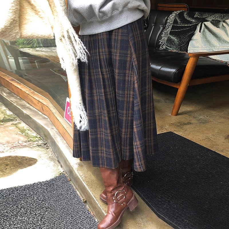 Aiertu fashion outfits Chic Autumn and Winter Retro High Waist Slimming Contrast Color Plaid Design A- line Woolen Skirt aiertu