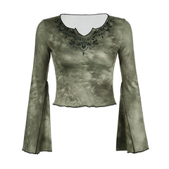 Aiertu concert outfit Mori Vintage Tie-Dyed Tribal Print Curling Bell Sleeve Short Top Niche V-neck Slim-Fit Navel Slimming Long Sleeve aiertu
