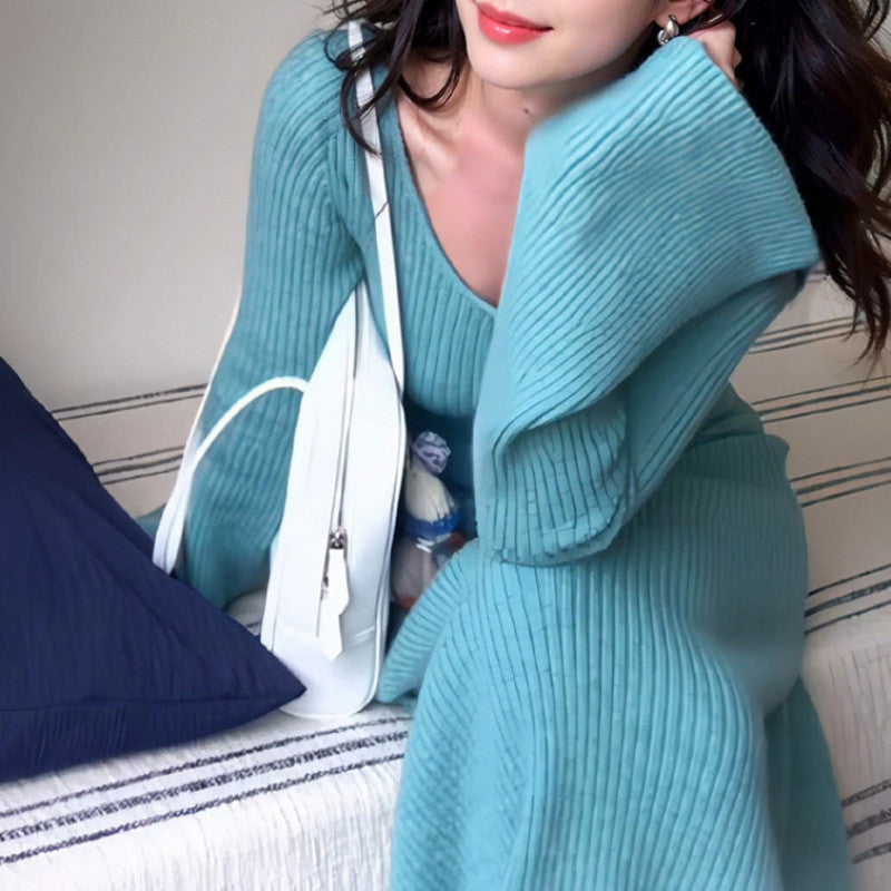 Aiertu fashion outfits Hong Kong Style Retro French Bell Sleeve round Neck Knitted Dress Women's Autumn Bottoming Dress Unique Super Nice Niche aiertu