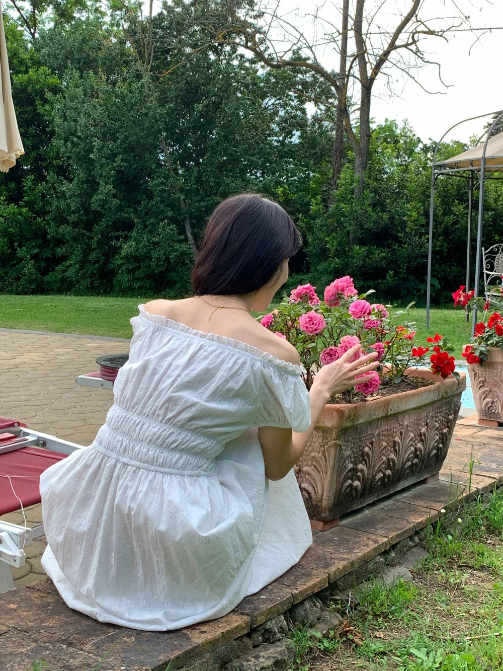 AIERTU  -  Retro Korean Style U-Neck Bubble Sleeve White Dress Women's Summer New Waist Cinched Maxi Freshwater Pearl Dress Aiertu