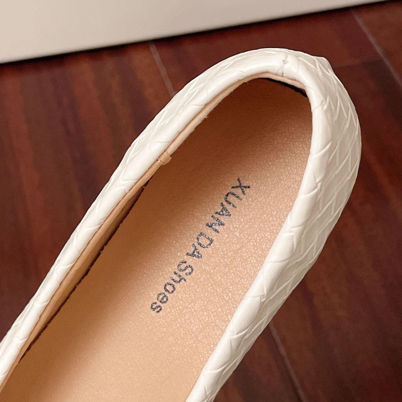 AIERTU  -  New Korean Style Women's Split-Toe Loafers Shallow Cut Ballet Flat Slip-Ons with Comfortable Mary Jane Spring/Autumn Tabis Shoes Aiertu