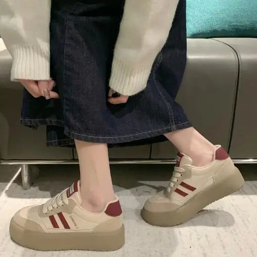 Aiertu Thick Soles Increase Shoes for Women 2024 Autumn Sneakers Korean Version Retro Fashion All Wear Light Sports Casual Board Shoe Aiertu
