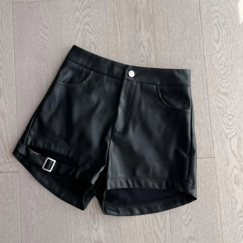 Aiertu Sexy Black Pu Leather Shorts Women's Autumn and Winter Tight Gothic High Waist Shorts Street Fashion Y2K Hot Girl Outfit Aiertu
