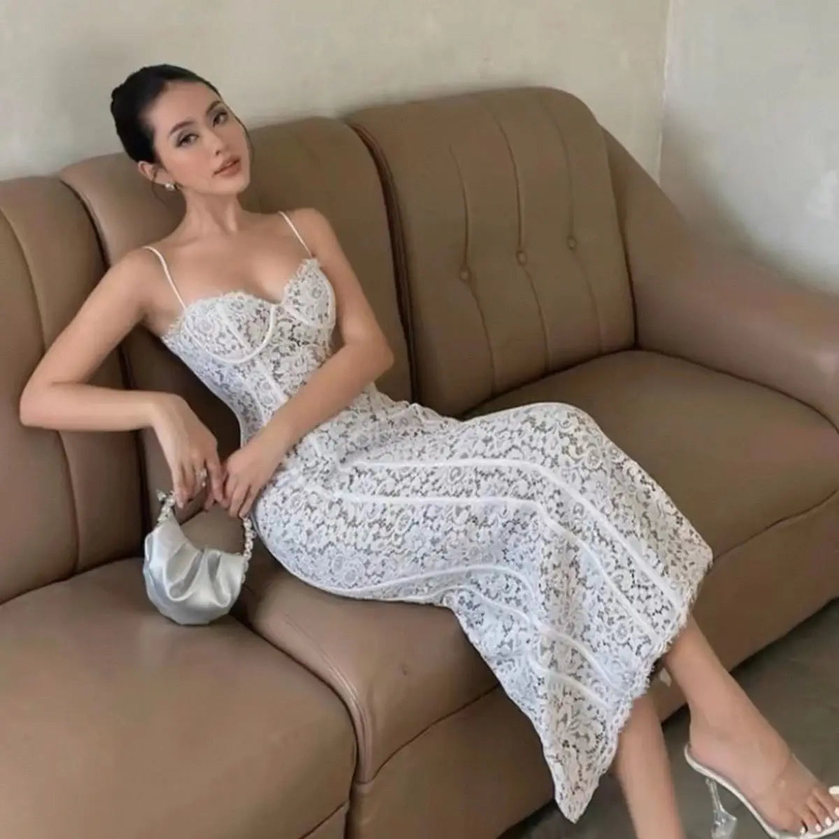 AIERTU  -  Temperament socialite royal sister wind lace dress suspender slim waist hip skirt women Aiertu