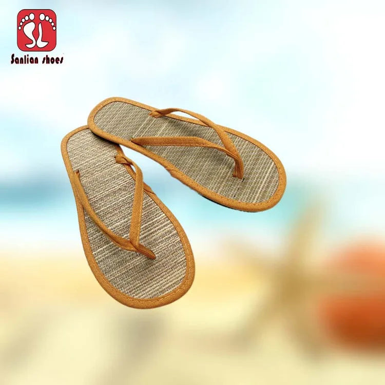 AIERTU  -  New Summer Japanese Style Rattan Straw Flip Flops For Men Women Flat Straw Mat Slippers Casual Indoor Outdoor Wear Sandals Aiertu