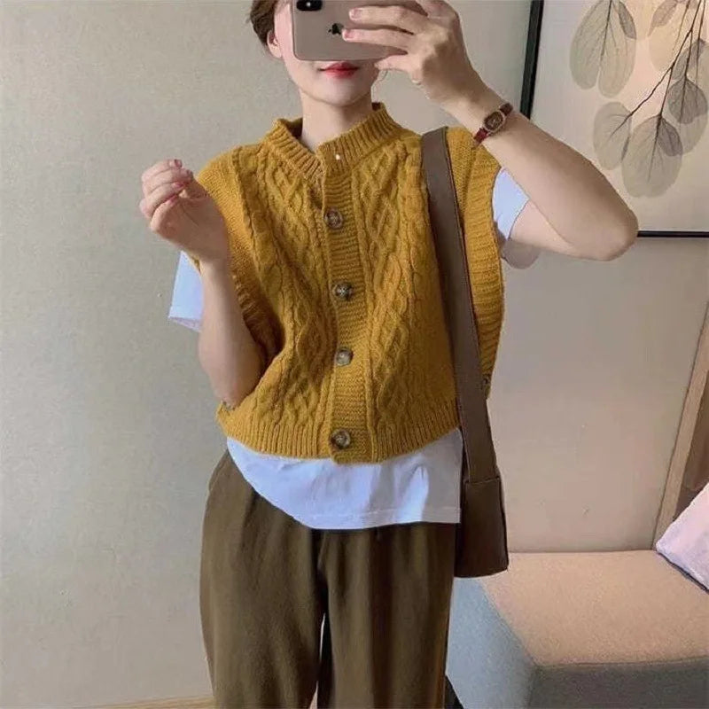AIERTU  -  Button-knitted Cardigan Vest Women's Women's Soft Waxy Gentle Wind Sweater Vest Women Aiertu