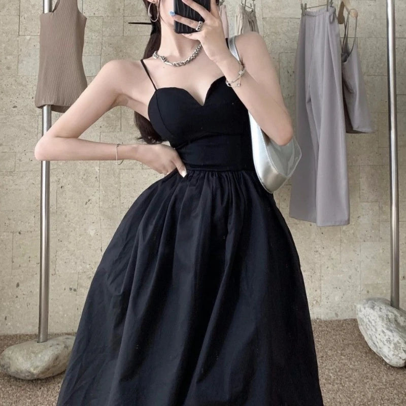 AIERTU  -  Summer new women's clothing temperament black dress design black word suspender tube top dress skirt Aiertu