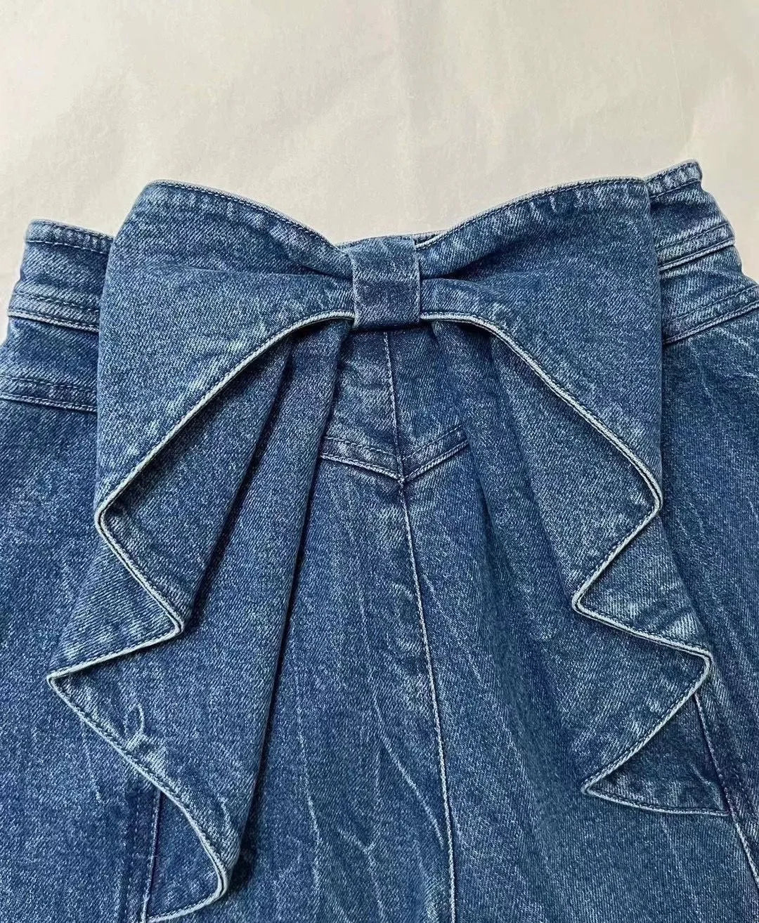 Aiertu Sweet Style Street Blue American Retro Back Bow High Waisted Jeans for Women Spring New Niche Wide Leg Straight Leg Y2k Pants Aiertu