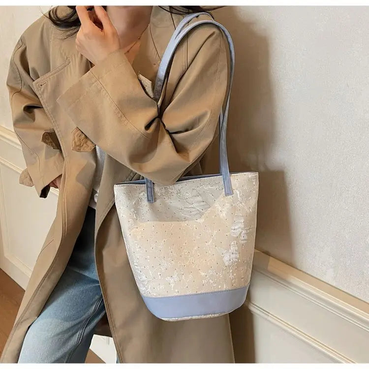 AIERTU  -  Tote Bag for Women New Style Fashionable and Versatile College Student Commuting One Shoulder Class Bucket Bags Aiertu