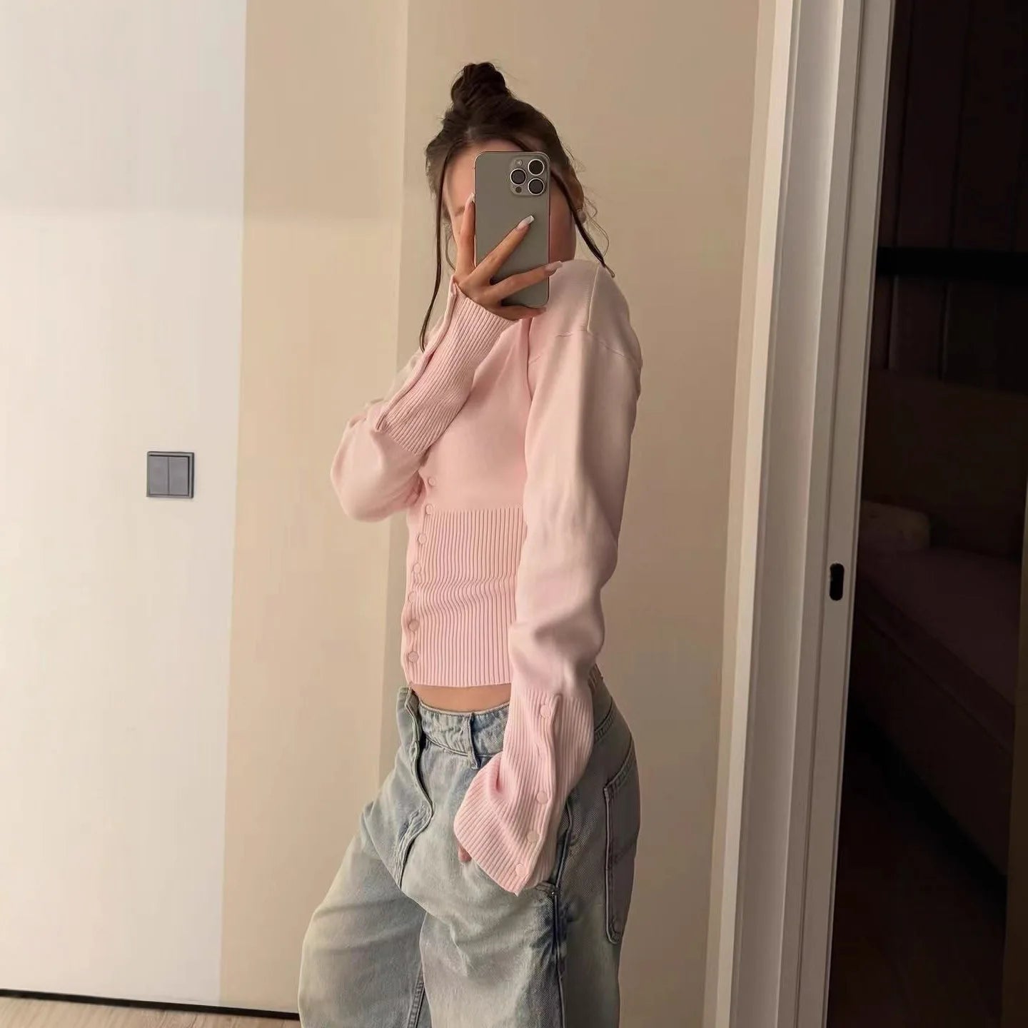 AIERTU  -  Autumn and Winter New French Classic Temperament Round Neck Casual Knitted Cardigan Top Women's Sweater Aiertu