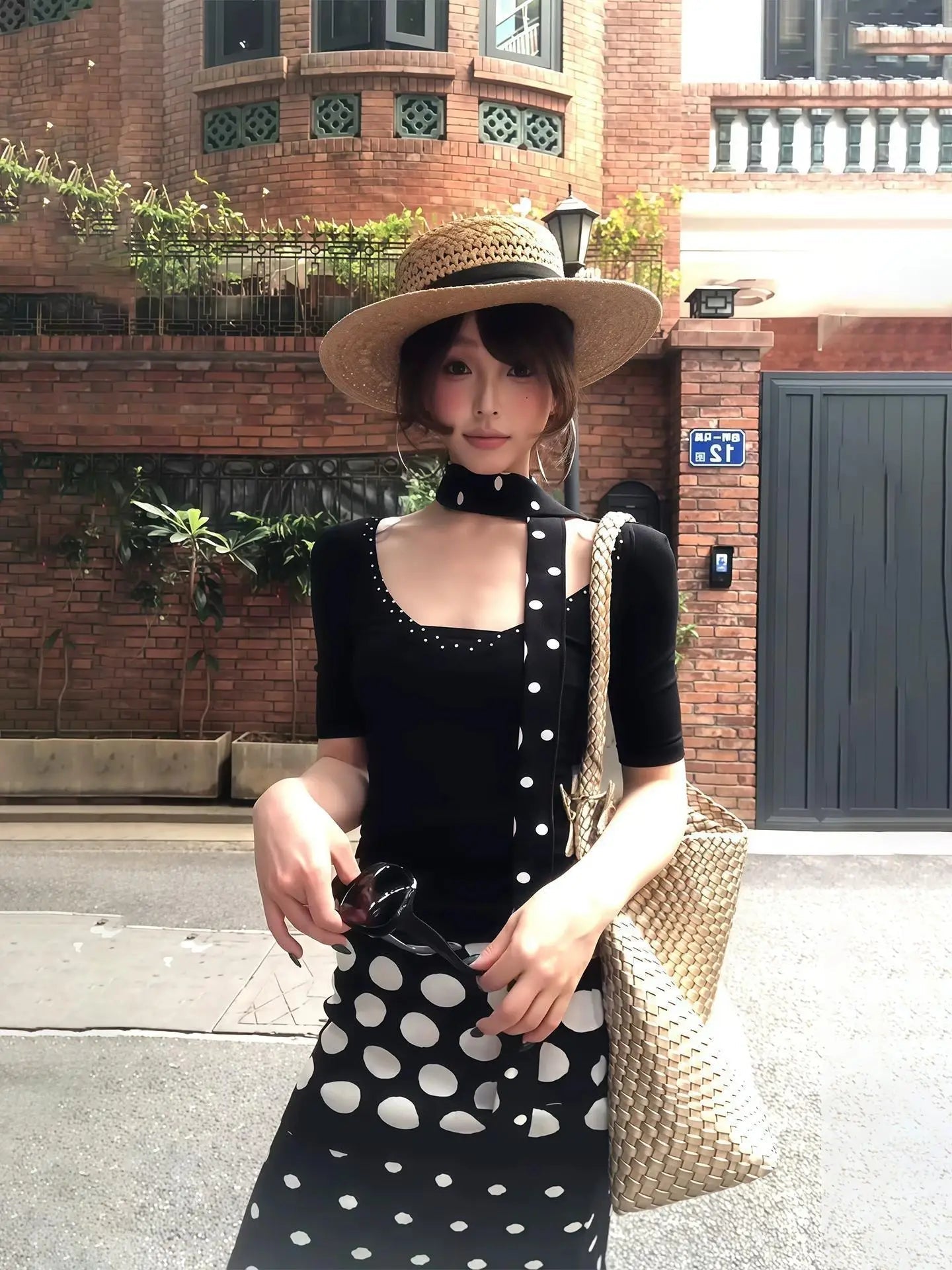 AIERTU  -  Sexy Wind Neck Streamer U-neck Polka Dot Short-sleeved T-shirt Summer New Female Slim Slim Top Fashion Two-piece Set Aiertu