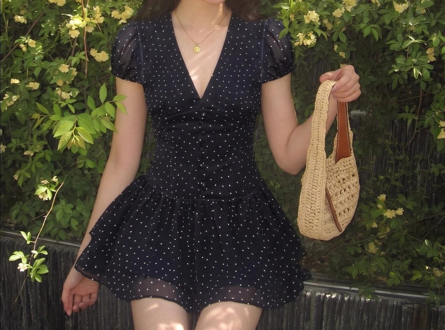 AIERTU  -  Black Short Dress for Women in Summer, Slimming, Temperament, Age-reducing, Waist-cinching Short Skirt for Hot Girls Aiertu