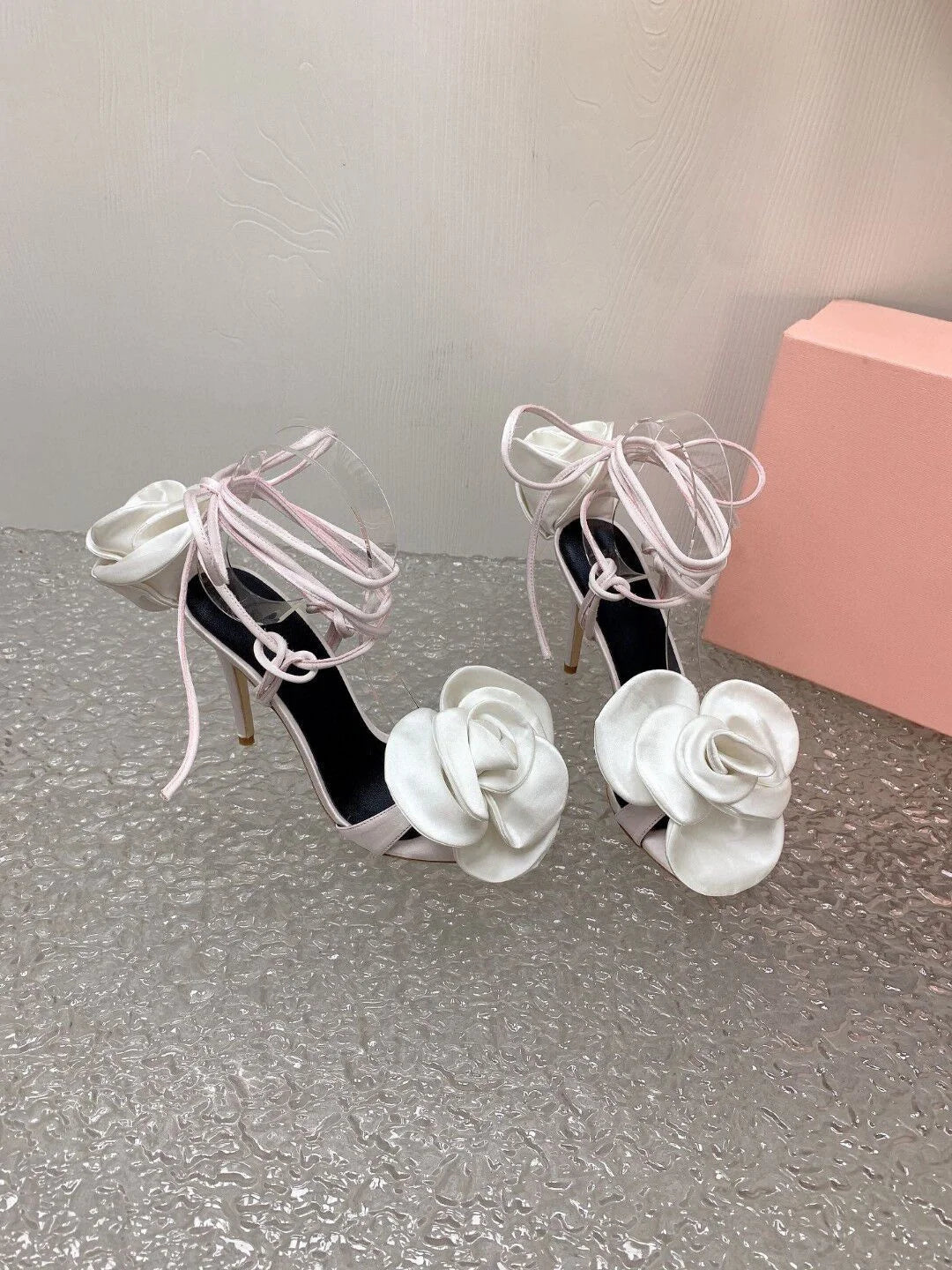 AIERTU  -  New Niche Floral Minimalist Strap Silk Roman High-Heeled Sandals for Romantic Dates Wedding Shoes Heel Aiertu