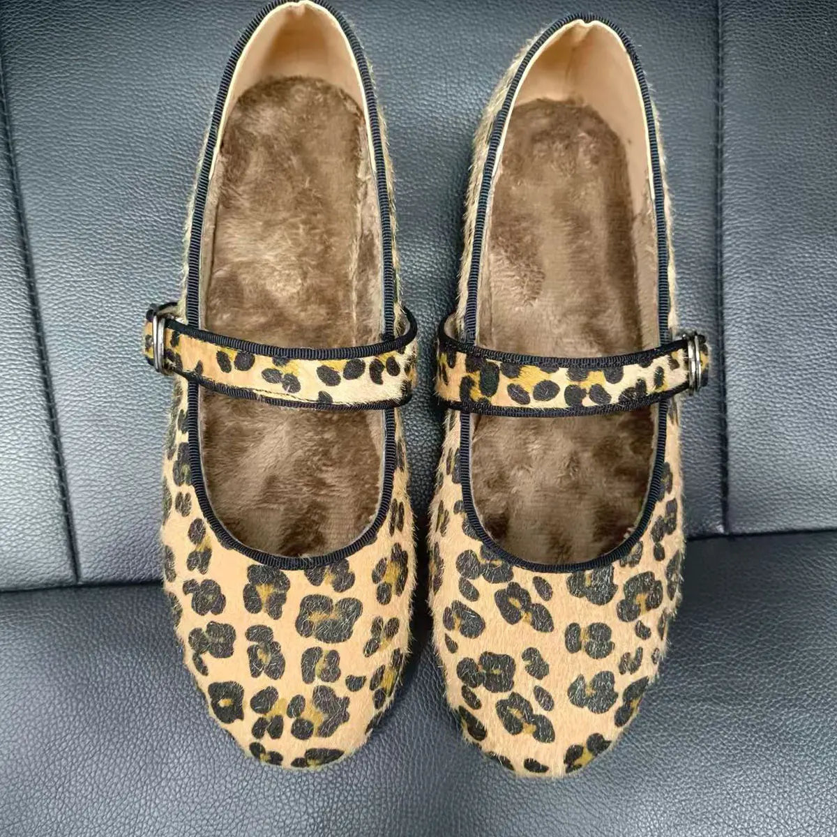 AIERTU  -  Leopard Mary Jane Flat Shoes Round Toe Ballet Flats for Women Dressy Fabric Business Flats Classic Strap Flats for Office Aiertu