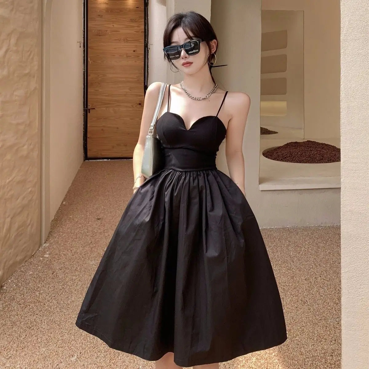 AIERTU  -  Summer new women's clothing temperament black dress design black word suspender tube top dress skirt Aiertu