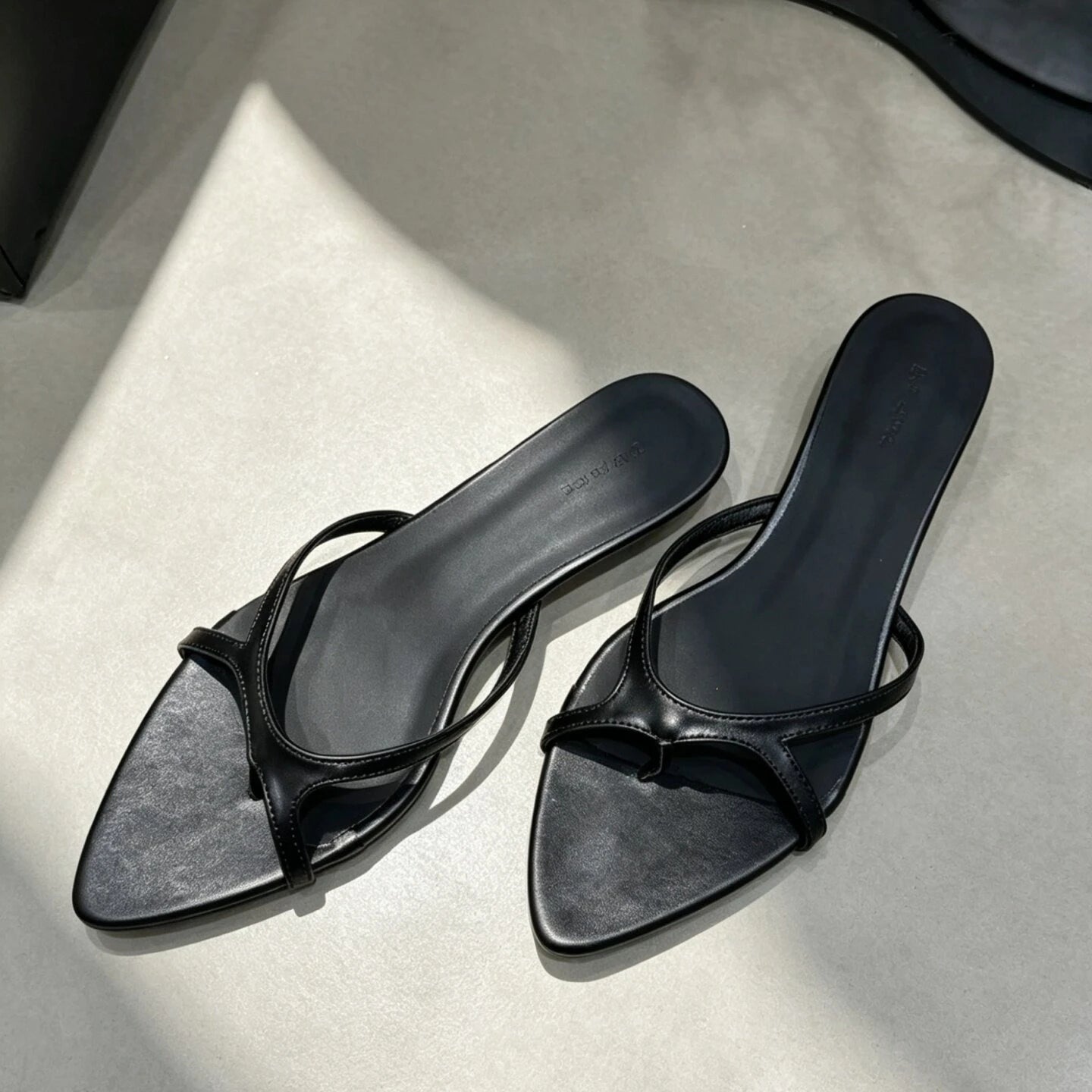 AIERTU  -  New Women Shoes Fashion Pointed Tip Low Heel Slippers for Woman Exquisite French Style Casual Shoes Designer Shoes Zapatos Mujer Aiertu