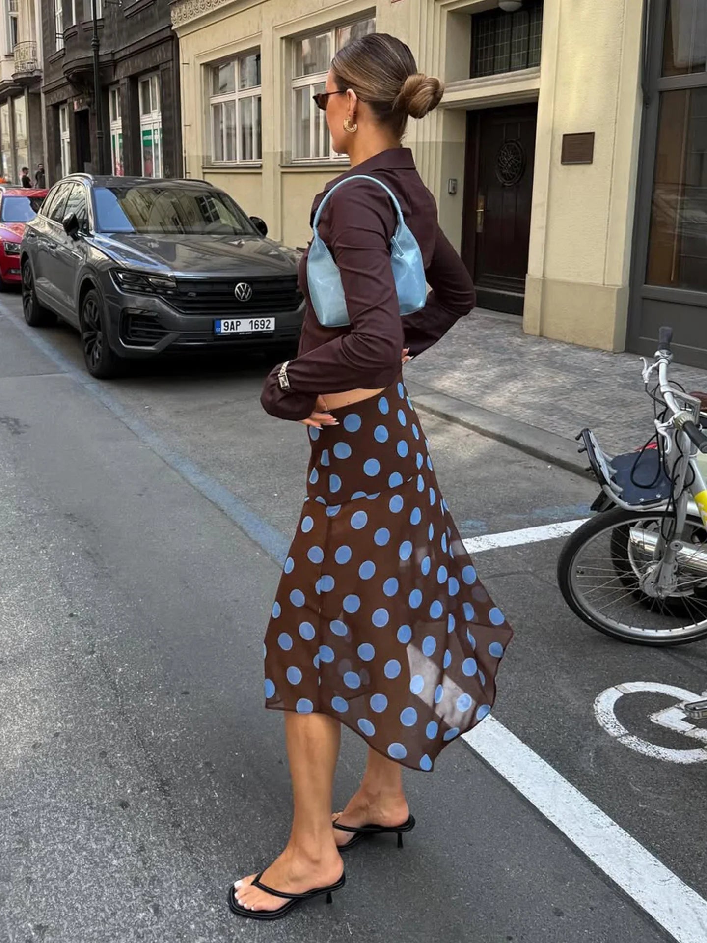 AIERTU  -  Style Fashionable Polka Dot Irregular Mesh Skirt New Temperament Light and Mature Style Mid-length Skirt Aiertu