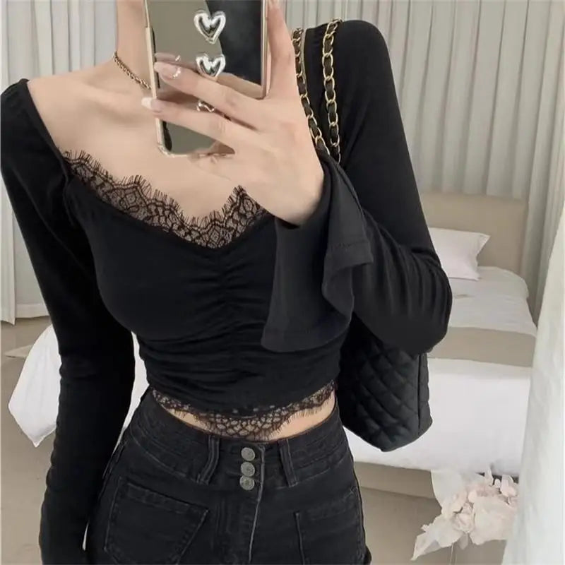 Aiertu FALL OUTFIT Korean Crop Top Autumn Women Aesthetic V-neck Lace Patchwork Solid Color Tops Sexy Skinny Casual Long Sleeve T-shirt aiertu