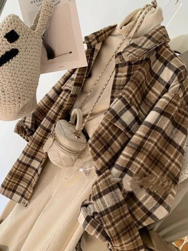 Aiertu FALL OUTFIT Plaid Woolen Shirts Women Tops Vintage Baggy Casual Outwear Fashion Korean Style Pockets All-match Chic Lapel Camisas De Mujer aiertu