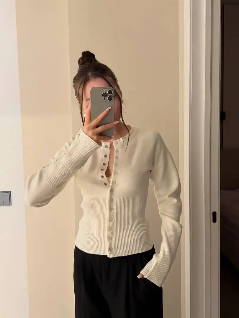 AIERTU  -  Autumn and Winter New French Classic Temperament Round Neck Casual Knitted Cardigan Top Women's Sweater Aiertu