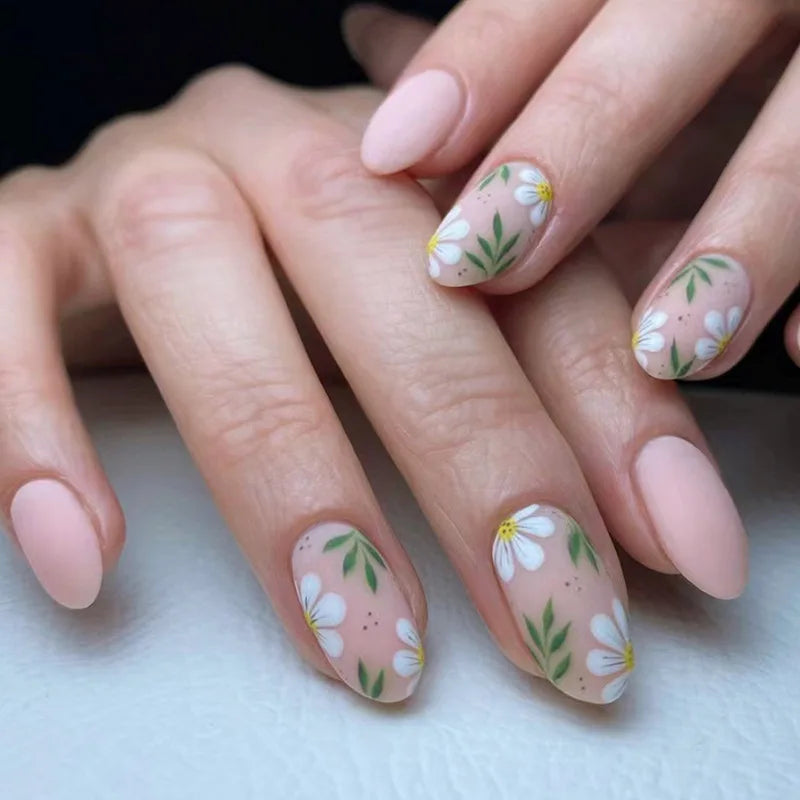 Aiertu 24Pcs Simple Green French False Nails Short Almond Fake Nails with Wave Line Design Wearable Round Head Press on Nail Tips Aiertu