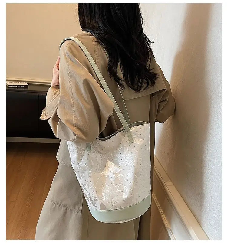 AIERTU  -  Tote Bag for Women New Style Fashionable and Versatile College Student Commuting One Shoulder Class Bucket Bags Aiertu