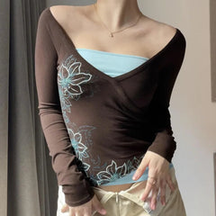 AIERTU  -  Spring Fake Two Big V-neck T-shirt Tight Spice Girl Temperament Retro Long-sleeved Top Aiertu